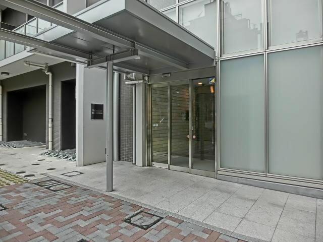 レジディア亀戸のエントランス