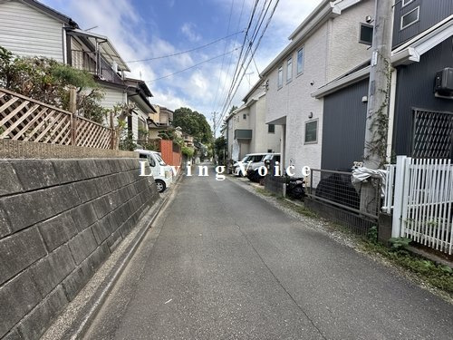 相模原市緑区下九沢　中古一戸建ての前面道路含む現地写真|相模原市緑区下九沢　中古一戸建て