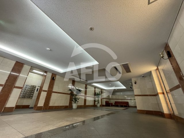 リーガル江戸堀のロビー|リーガル江戸堀　高級感あふれる外観