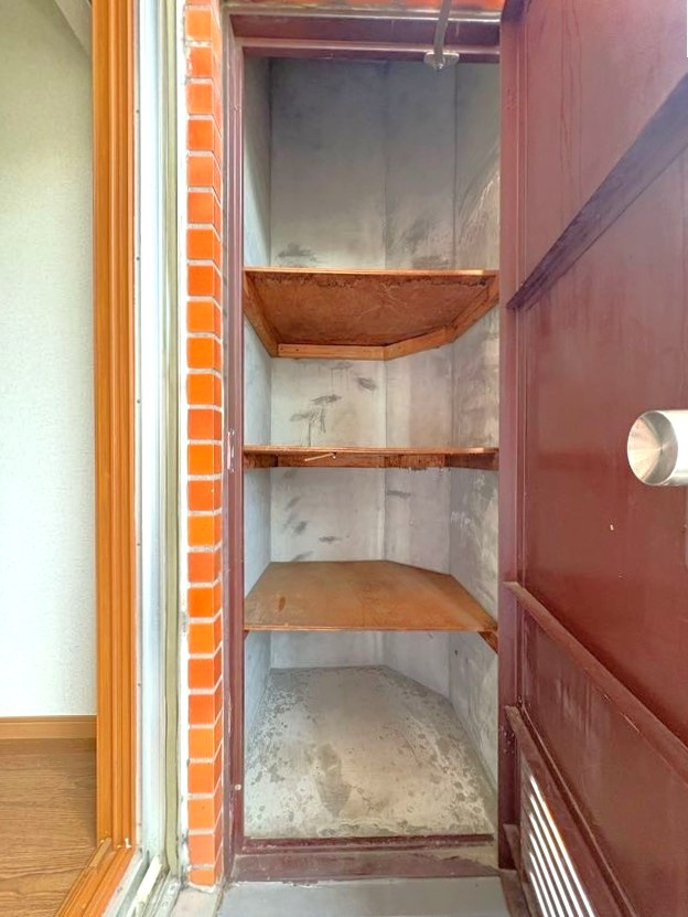 丸和ビルのその他|バルコニー収納