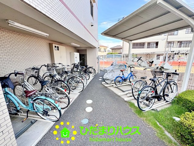 センチュリー幸手の駐輪場