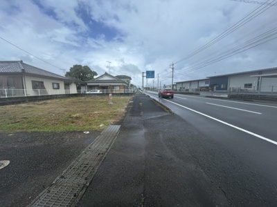 【前面道路含む現地写真】 | 都城市上長飯町　640万円