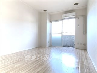 広島市安佐北区口田４丁目の賃貸マンションの居間・リビング