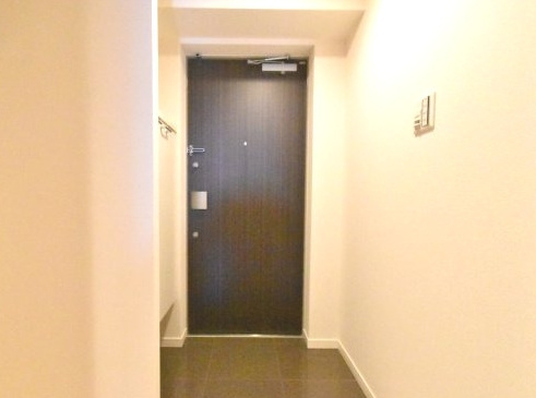 スペーシア江坂広芝町の玄関