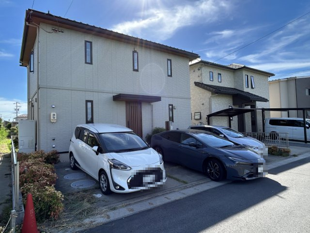 中古住宅　正木町須賀小松の駐車場