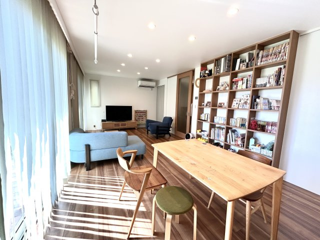 中古住宅　正木町須賀小松の居間・リビング