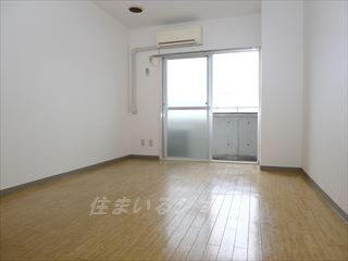 広島市安佐北区口田４丁目の賃貸マンションの居間・リビング