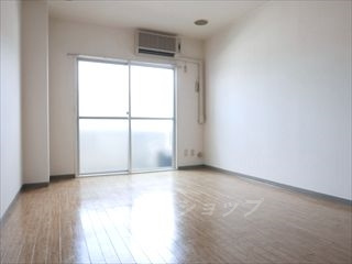 広島市安佐北区口田４丁目の賃貸マンションの居間・リビング