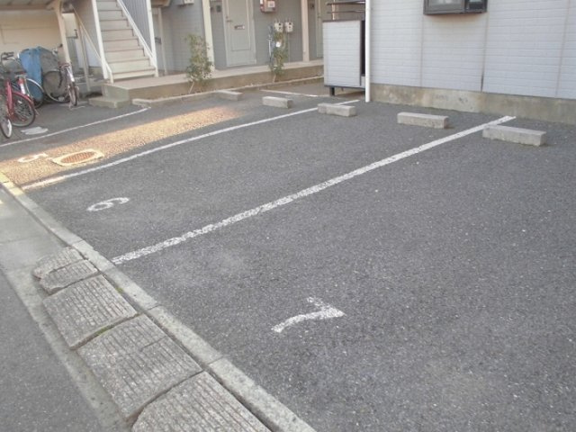 アネックス壱番館の駐車場