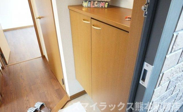 熊本市南区田迎５丁目のアパートの玄関