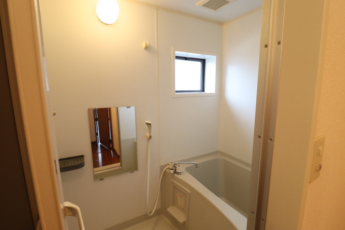 熊本市南区田迎５丁目のアパートの浴室