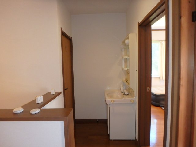 S1735H　白浜高台中古住宅の独立洗面台