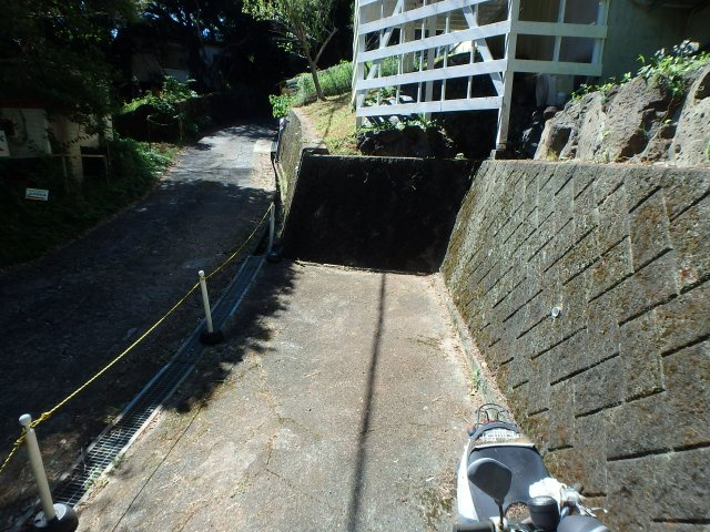 S1735H　白浜高台中古住宅の駐車場