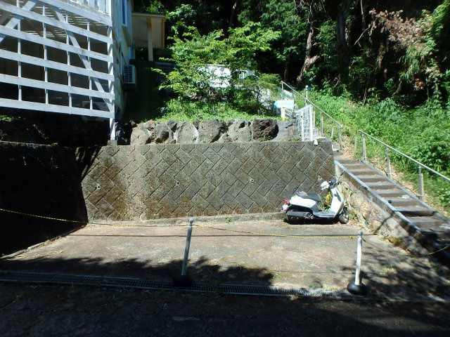 S1735H　白浜高台中古住宅の駐車場