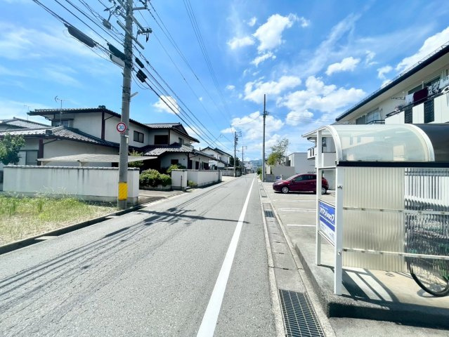 長野市若宮　住宅用地の前面道路含む現地写真
