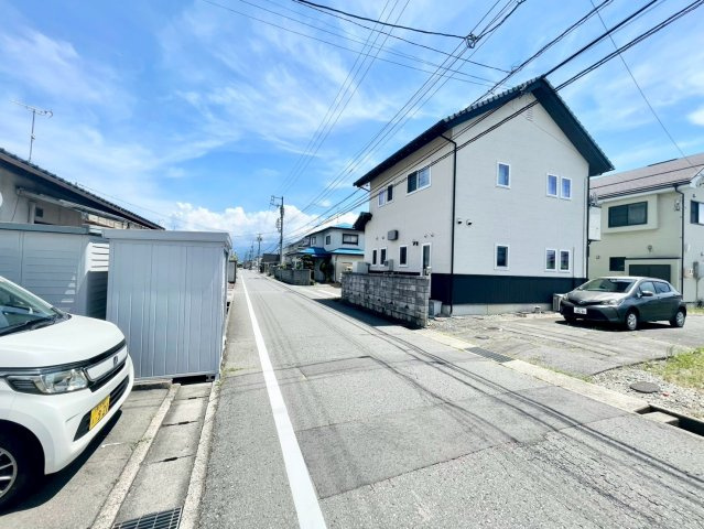 長野市若宮　住宅用地の前面道路含む現地写真