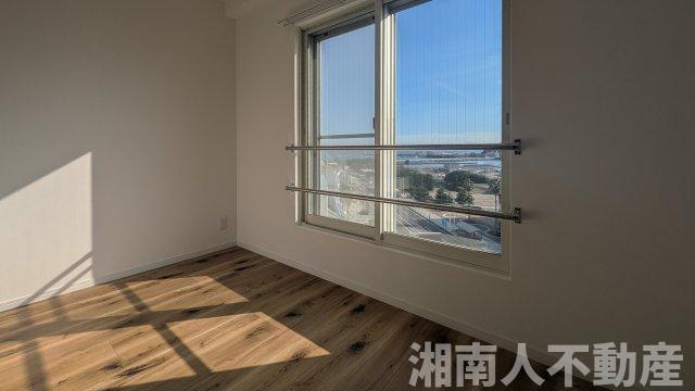 片瀬東映マンションの洋室|明るい洋室です