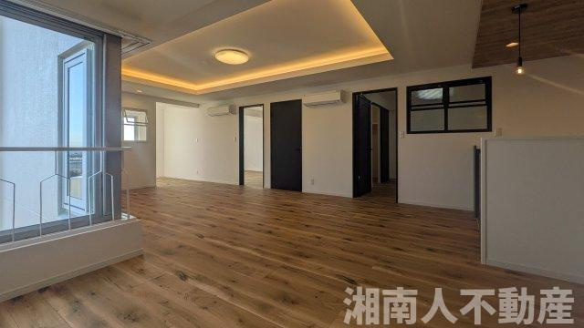 片瀬東映マンションの居間・リビング|居間です