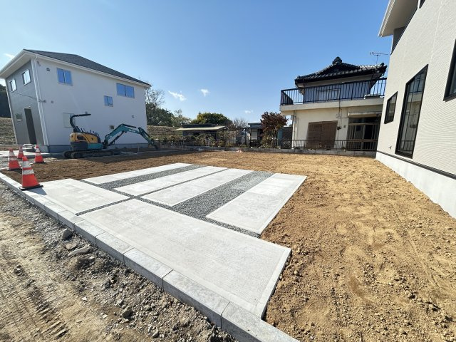 新築　佐波郡玉村町9期　１号棟の駐車場|現地写真　駐車スペースは並列3台分可能です！
