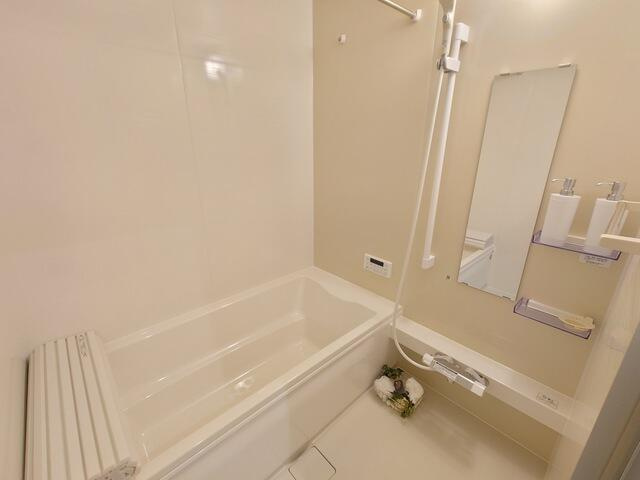 名古屋市中川区下之一色町字松蔭５丁目の新築一戸建の浴室|３号棟　玄関 