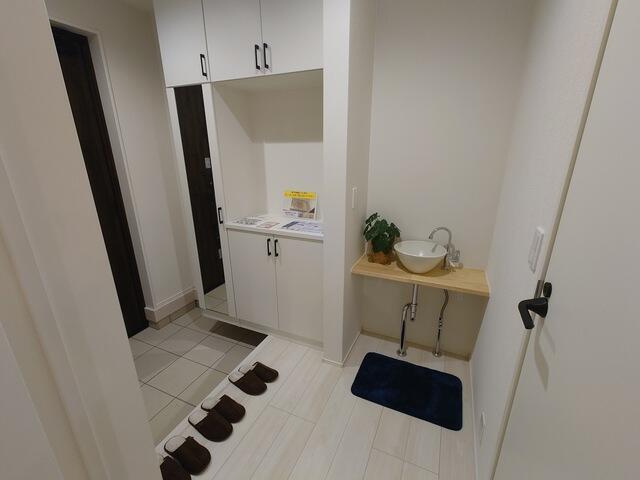 名古屋市中川区下之一色町字松蔭５丁目の新築一戸建の玄関|３号棟　洋室 