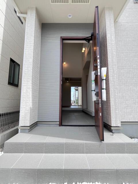 名古屋市港区船頭場２丁目の新築一戸建の玄関|玄関（2号棟） 