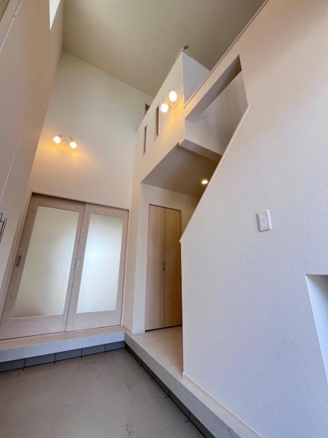 名古屋市港区船頭場２丁目の新築一戸建のその他|玄関（2号棟） 