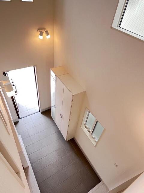 名古屋市港区船頭場２丁目の新築一戸建のその他|玄関上部吹抜（2号棟） 