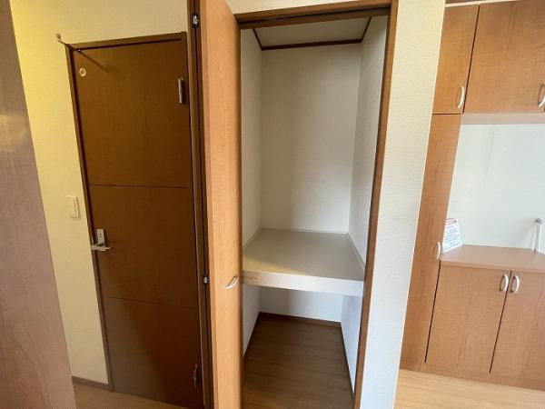 名古屋市守山区川宮町の中古一戸建の収納|「1階廊下」収納あり 