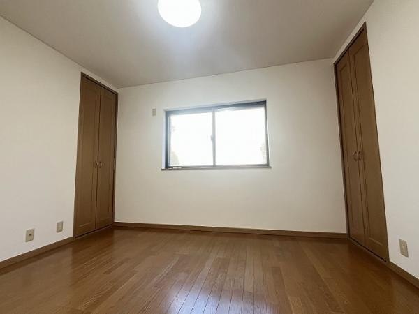 の中古一戸建の洋室|2F東側洋室 