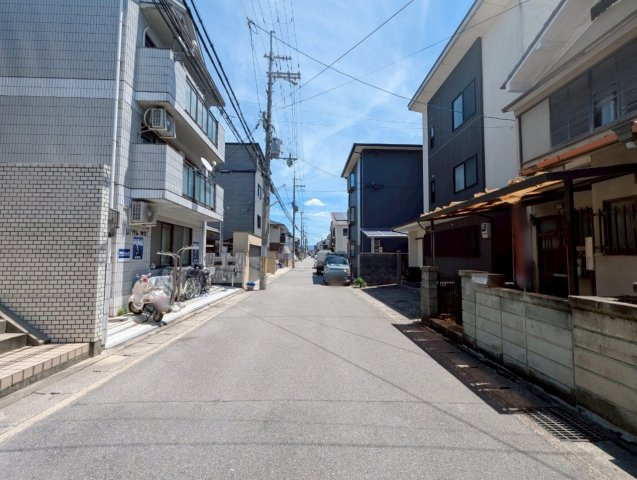 梅津堤上町の周辺