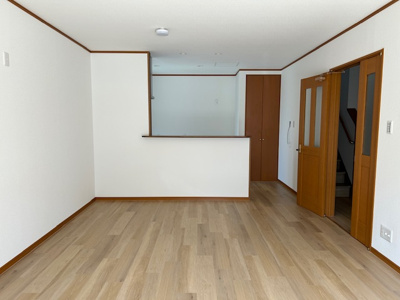 【居間・リビング】 | 小倉台１丁目　中古戸建 | LDK約18.0帖