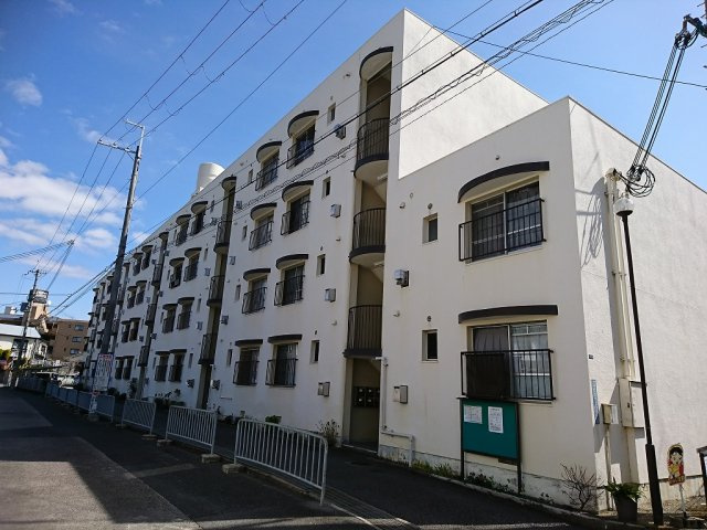 箕面市半町３丁目の賃貸マンションの外観