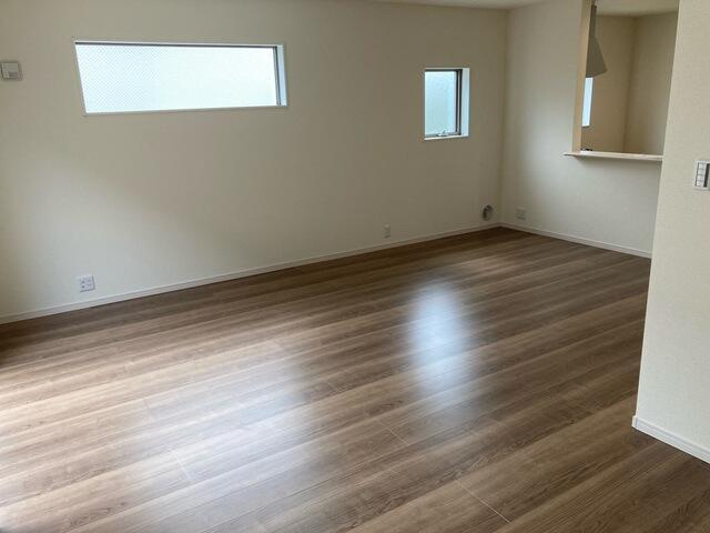 名古屋市守山区大字上志段味字東谷の新築一戸建の洋室|おうち時間を楽しむにはリビン… 