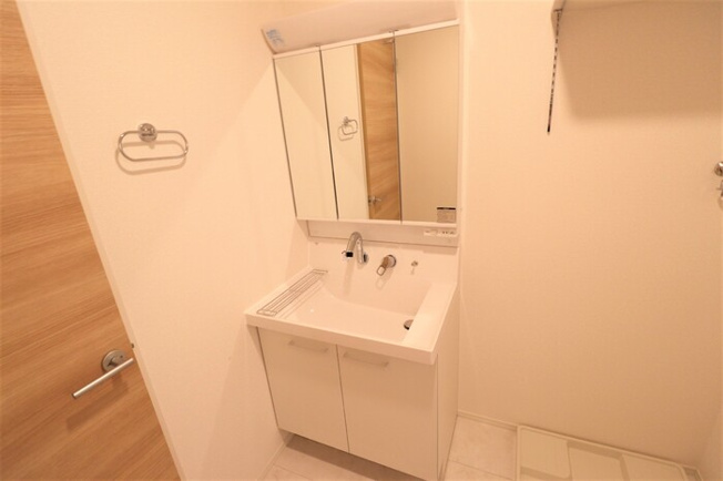 【洗面所】 | Dタウン南平野 | 明るい洗面所です