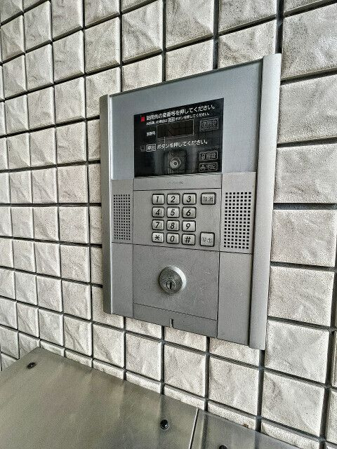 フラット梅島のエントランス