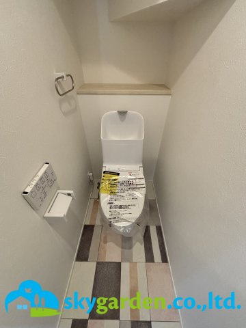 伊勢原市沼目4丁目　未入居戸建　全5棟2号棟のトイレ