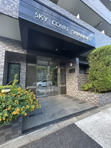 スカイコート新宿第八のエントランス