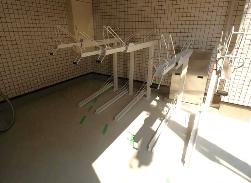 Ｒａｐｐｏｒｔ Ｈ＆Ｓ　ラポールエイチアンドエスの駐車場