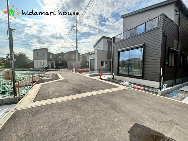 大宮今羽町2期　新築戸建　グリーンガーデンJの前面道路含む現地写真