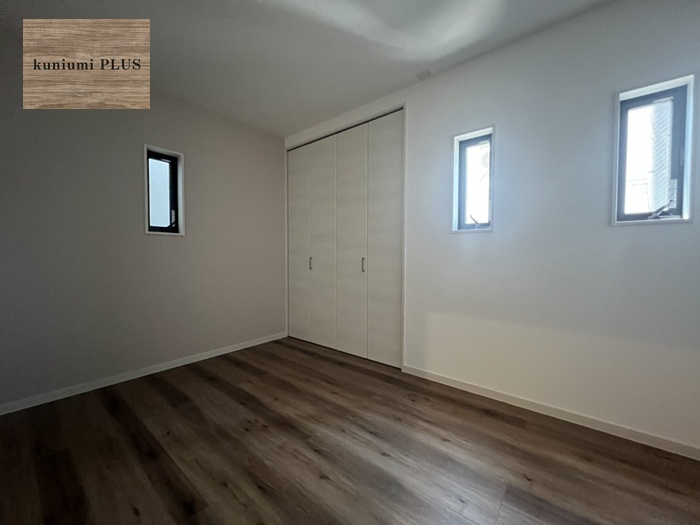 大阪市生野区舎利寺1丁目の洋室