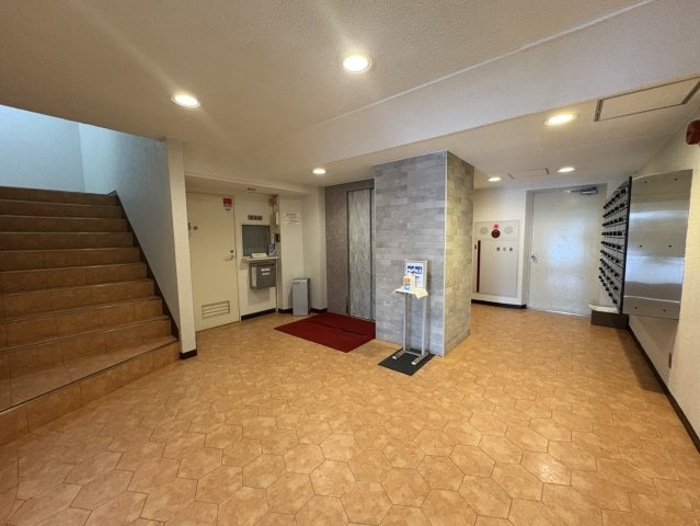 メゾン青山のロビー