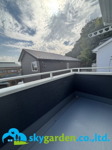 伊勢原市沼目4丁目　未入居戸建　全5棟1号棟のバルコニー
