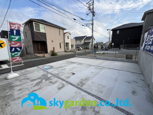 伊勢原市沼目4丁目　未入居戸建　全5棟1号棟の駐車場