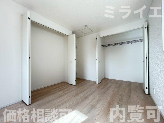 【新築戸建】札幌市北区北26条西15丁目3棟の収納|標準奥行90㎝で収納力のあるクローゼットを配置しています。