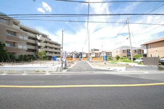 【前面道路含む現地写真】