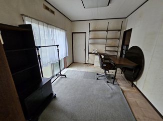 【洋室】 | 敷地約100坪のゆとりのお家