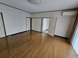 【居間・リビング】 | 敷地約100坪のゆとりのお家