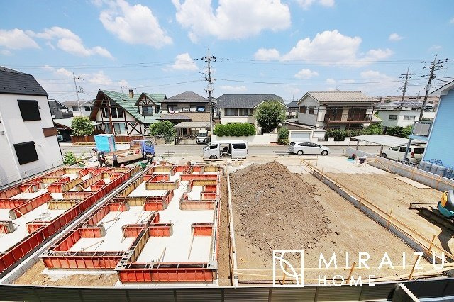 【前面道路含む現地写真】 | 贅沢な暮らしにぴったり設備が魅力♪家事導線の良い水回りで毎日綺麗家事もラクラク♪早朝、夜間問わず現地見学＆周辺環境ご案内致します♪
