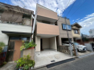 【前面道路含む現地写真】 | 香ヶ丘町１丁　中古戸建 | 現地見学当日から承っております♪現地周辺の環境や、駅までの道のりなど周辺環境も合わせてご確認いただき、ぜひご検討ください！